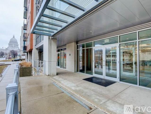 3 BR, 1 BA Apartment 309 West Washington Avenue, Unit 406, Madison, WI 53703
