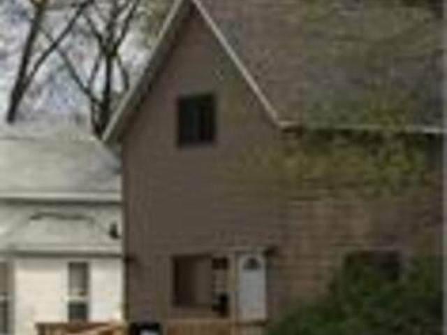 3 BR, 1 BA Apartment 313 9th Ave, Eau Claire, WI 54703