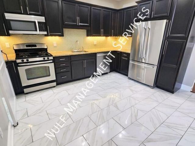 3 BR, 2.5 BA Apartment 315 37th Street, Pittsburgh, PA 15201