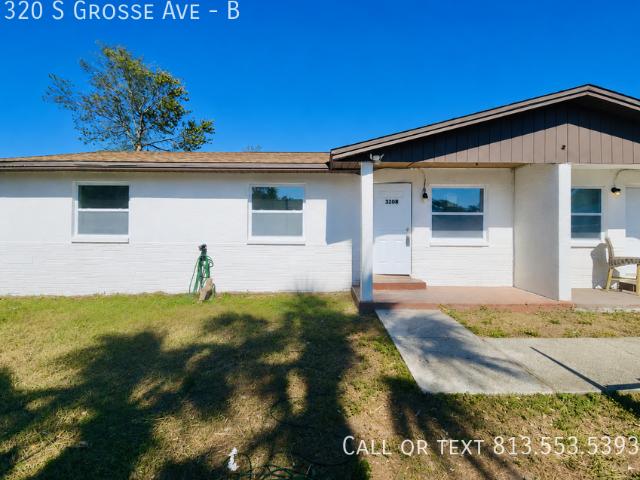 3 BR, 1 BA Apartment 320 S Grosse Ave, Tarpon Springs, FL 34689