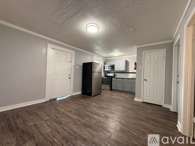 3 BR, 1 BA Apartment 321 Blanks St, Unit 8, Seguin, TX 78155