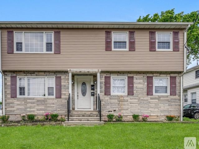 3 BR, 1 BA Apartment 327 Brookfield Place, Unit 2, Rahway, NJ 07065