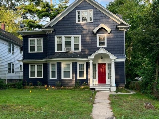 3 BR, 1 BA Apartment 328 Robbins Street, Unit 1, Waterbury, CT 06708