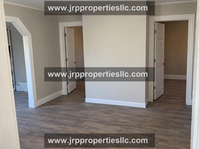 3 BR, 1 BA Apartment 335 Main Street, Unit 2, Saint Johnsbury, VT 05819