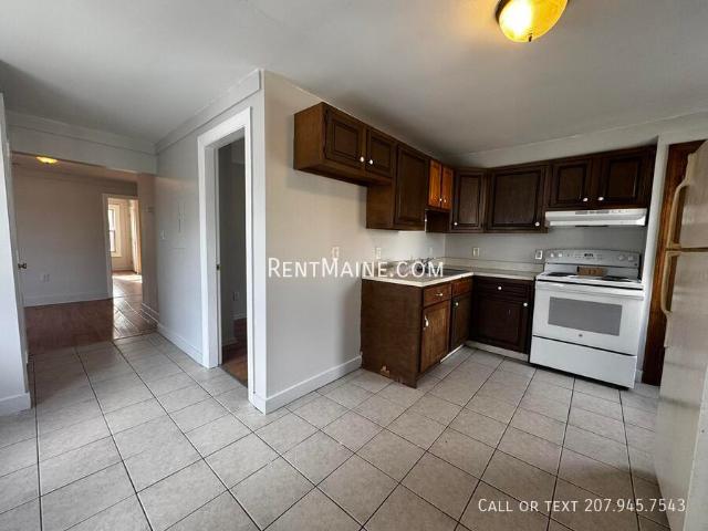 3 BR, 1 BA Apartment 3 Carey Ln. Apt Waterville, ME 04901
