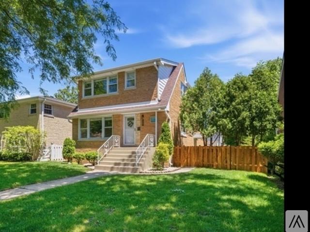 3 BR, 1 BA Apartment 455 South Northwest Highway, Unit 1, Park Ridge, IL 60068