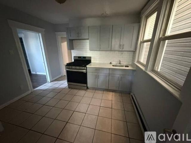 3 BR, 1 BA Apartment 461 Grove St, Unit 1, Irvington, NJ 07111