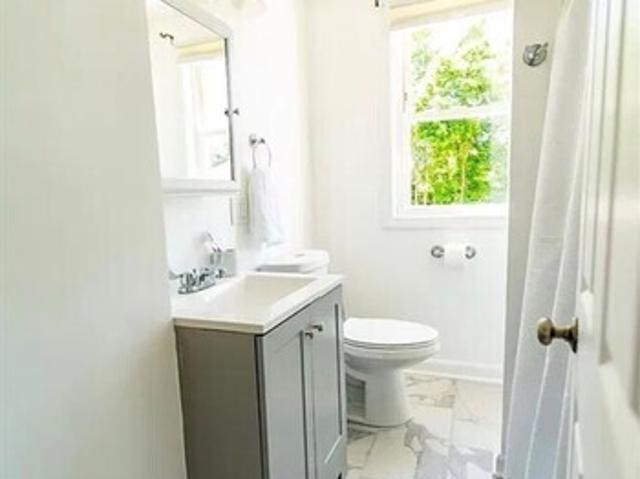 3 BR, 1 BA Apartment 469 Mt Hope Ave, Unit 1, Fall River, MA 02724