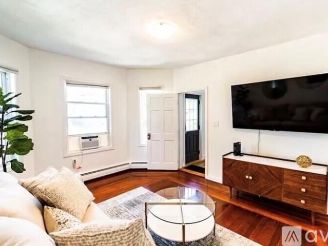 3 BR, 1 BA Apartment 469 Mt Hope Ave, Unit 2, Fall River, MA 02724