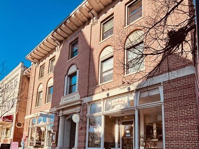 3 BR, 1 BA Apartment 46 Main St, Unit #1, Amherst, MA 01002