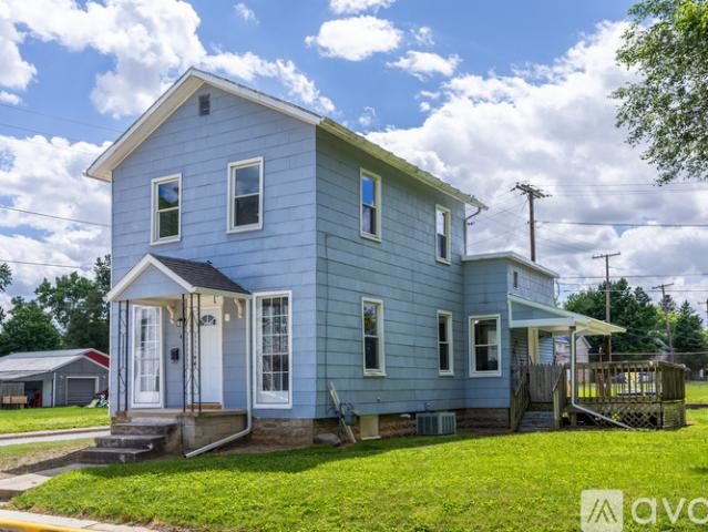 3 BR, 1 BA Apartment 46 St Clair St, Tiffin, OH 44883
