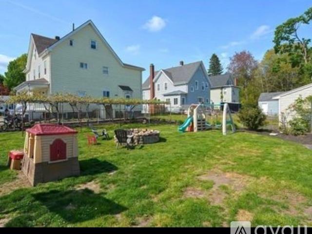 3 BR, 1 BA Apartment 47 Hodges Avenue, Unit 2, Taunton, MA 02780