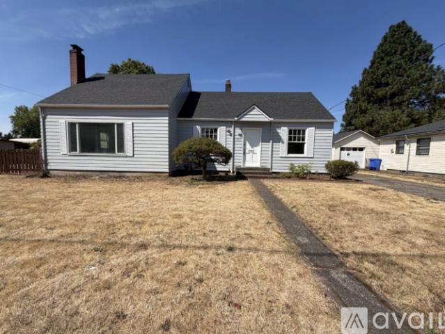 3 BR, 1 BA Apartment 4816 SE 99th Ave, Portland, OR 97266