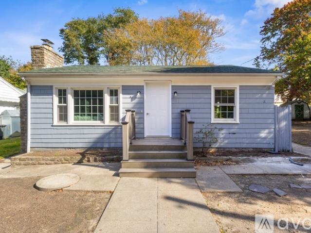 3 BR, 1 BA Apartment 400 Schooner Ave, Jamestown, RI 02835