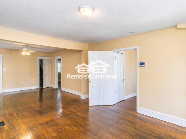 3 BR, 1 BA Apartment 4038 Bellefontaine Ave, Kansas City, MO 64130