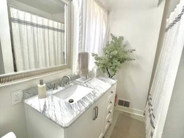 3 BR, 1 BA Apartment 407 Washtenaw Ave, Unit 1, Ypsilanti, MI 48197