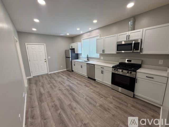 3 BR, 1 BA Apartment 413 Avon St, Flint, MI 48503