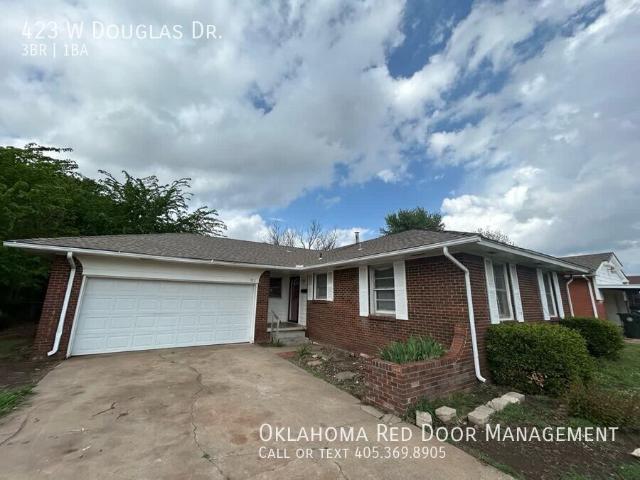 3 BR, 1 BA Apartment 423 W Douglas Dr Midwest City, OK 73110