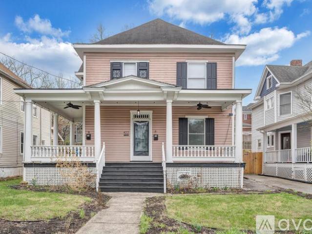 3 BR, 1 BA Apartment 422 Woods Ave SW, Unit B, Roanoke, VA 24016