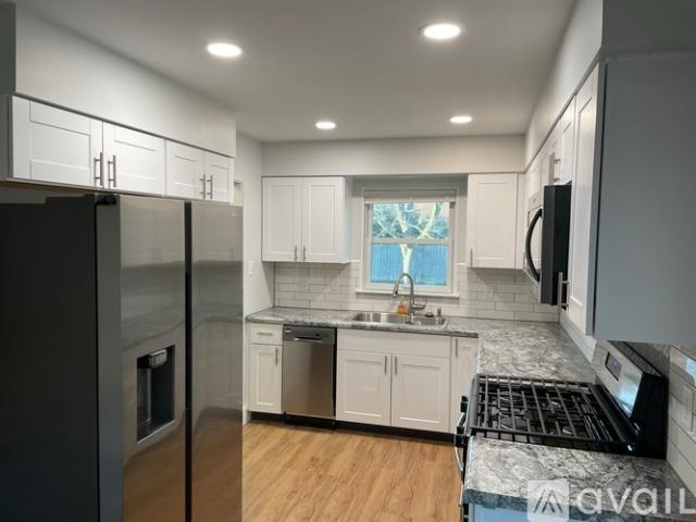 3 BR, 1 BA Apartment 4230 Louise Street, Saginaw, MI 48603