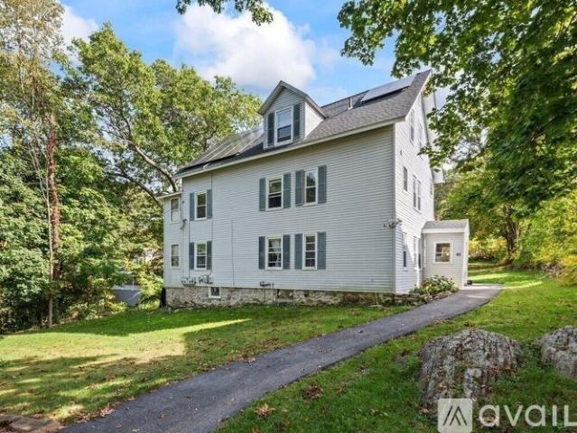 3 BR, 1 BA Apartment 42 Upton Street, Unit 2, Leicester, MA 01611