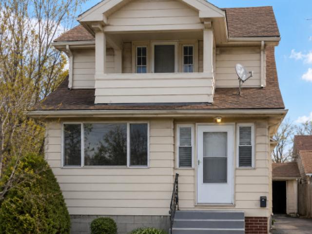 3 BR, 1 BA Apartment 4301 W 47th St, Cleveland, OH 44144