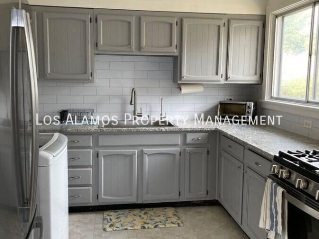 3 BR, 1 BA Apartment 4388 Alabama Ave, Los Alamos, NM 87544