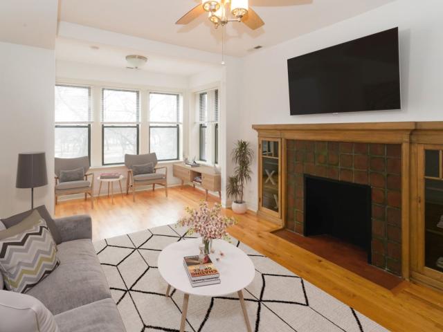3 BR, 1 BA Apartment 5401 5409 South Cottage Grove Avenue Unit 5401 2, Chicago, IL 60615
