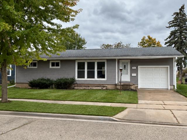 3 BR, 1 BA Apartment 545 Maine Ave, North Fond Du Lac, WI 54937