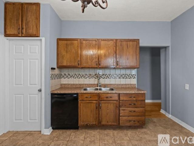 3 BR, 1 BA Apartment 5462 Christy Blvd, Unit Na, St. Louis, MO 63116