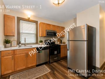 3 BR, 1 BA Apartment 548 Warren Street, Albany, NY 12208