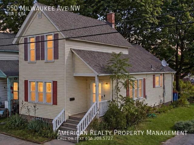 3 BR, 1 BA Apartment 550 Milwaukee Ave NW, Grand Rapids, MI 49504