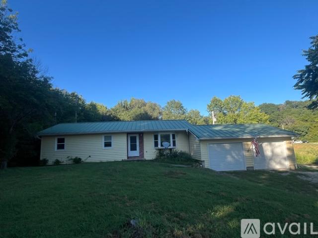 3 BR, 1 BA Apartment 5009 U S 59, Savannah, MO 64485