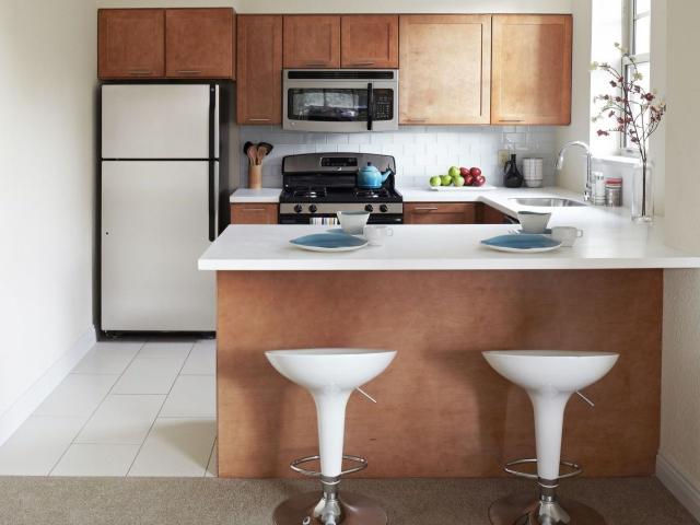 3 BR, 1 BA Apartment 500 East Armour Boulevard Unit 202, Kansas City, MO 64109