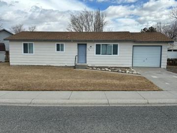 3 BR, 1 BA Apartment 502 5th Street, Cody, WY 82414