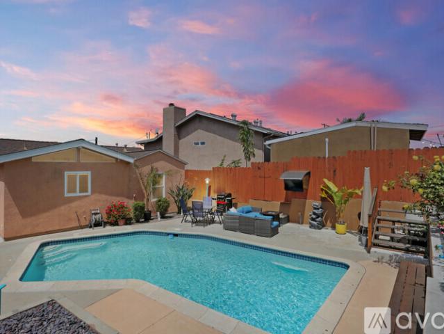 3 BR, 1 BA Apartment 5122 Ellsworth St, San Diego, CA 92110