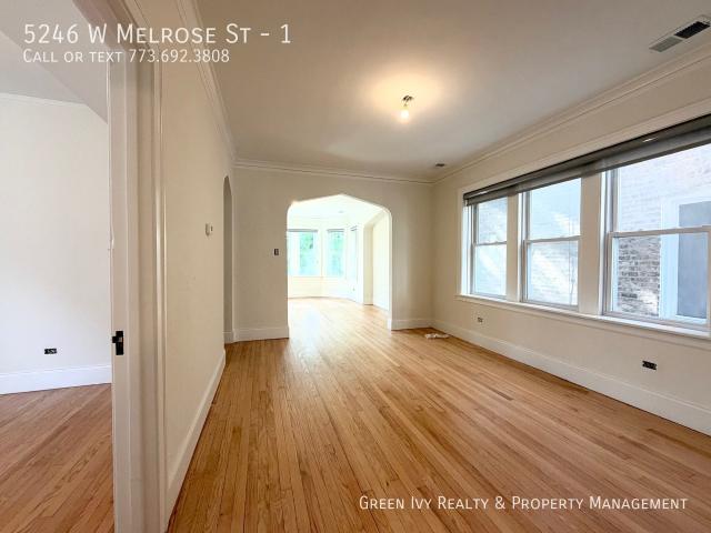 3 BR, 1 BA Apartment 5246 W Melrose St, Chicago, IL 60641