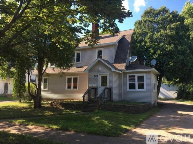 3 BR, 1 BA Apartment 524 Lake St, Unit 1, Eau Claire, WI 54703