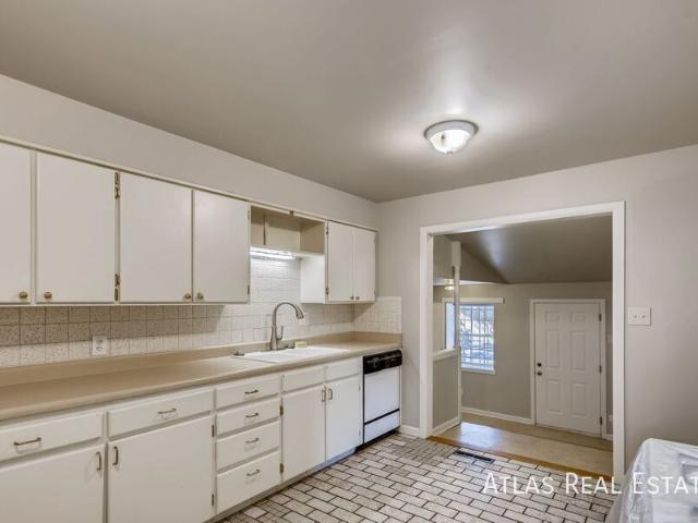 3 BR, 1 BA Apartment 5315 W 10th Avenue, Lakewood, CO 80214