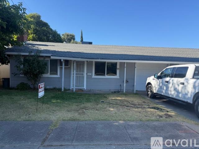3 BR, 1 BA Apartment 640 Reeds Avenue, Unit B, Red Bluff, CA 96080