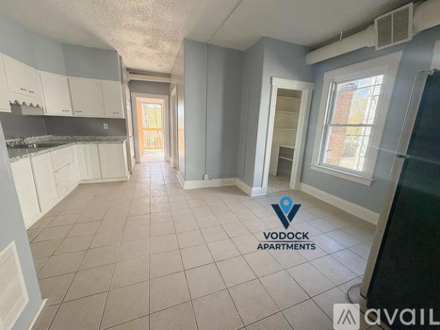 3 BR, 1 BA Apartment 65 Whitmore St, Unit 2W, Hartford, CT 06114