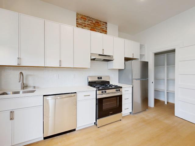 3 BR, 1 BA Apartment 676 Greenwich St, San Francisco, CA 94133