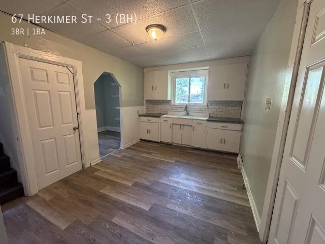 3 BR, 1 BA Apartment 67 Herkimer St, Buffalo, NY 14213