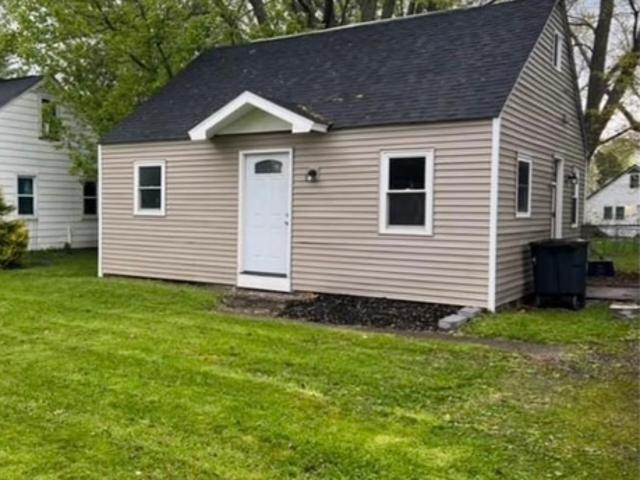 3 BR, 1 BA Apartment 6181 Lakeshore Rd, Cicero, NY 13039