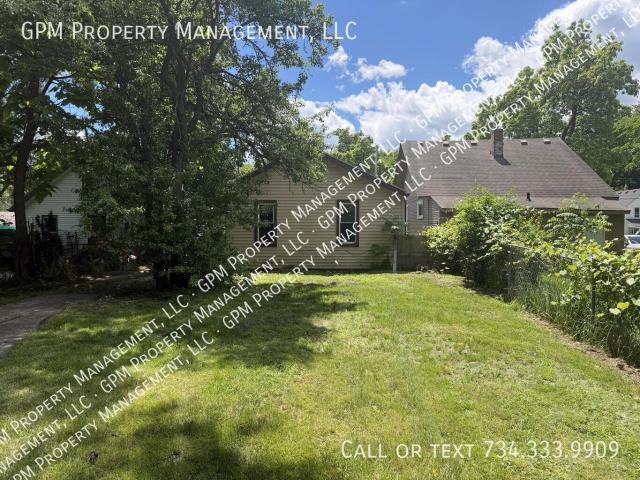 3 BR, 1 BA Apartment 6237 Inkster Rd, Taylor, MI 48180