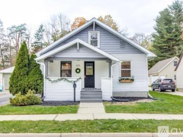 3 BR, 1 BA Apartment 625 Townsend Street, Ionia, MI 48846