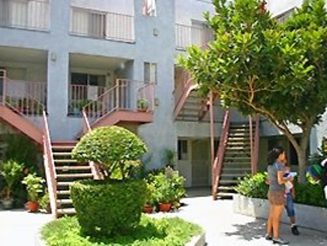 3 BR, 1 BA Apartment 625 N. Bunker Hill Avenue, Los Angeles, CA 90012