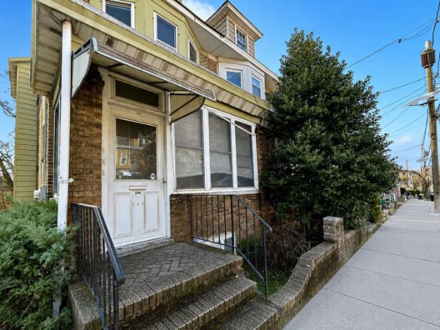3 BR, 1 BA Apartment 633 Edgewood Ave, Trenton, NJ 08618
