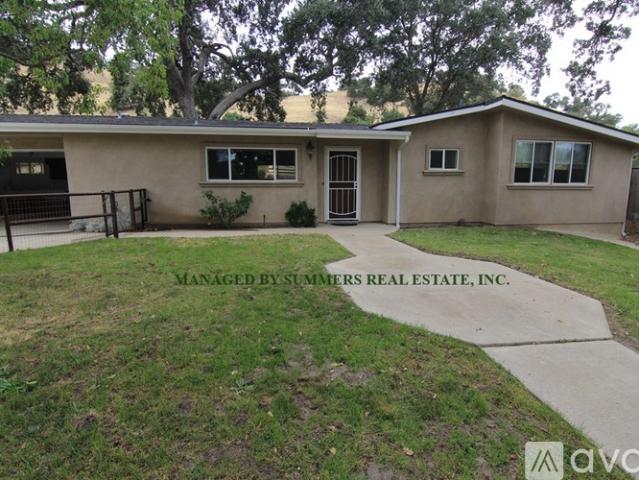 3 BR, 1 BA Apartment 7405 San Gabriel Rd, Atascadero, CA 93422