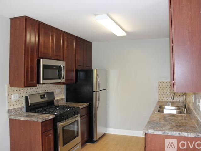 3 BR, 1 BA Apartment 745 Candleridge Court, Unit A2, Bartlett, IL 60103